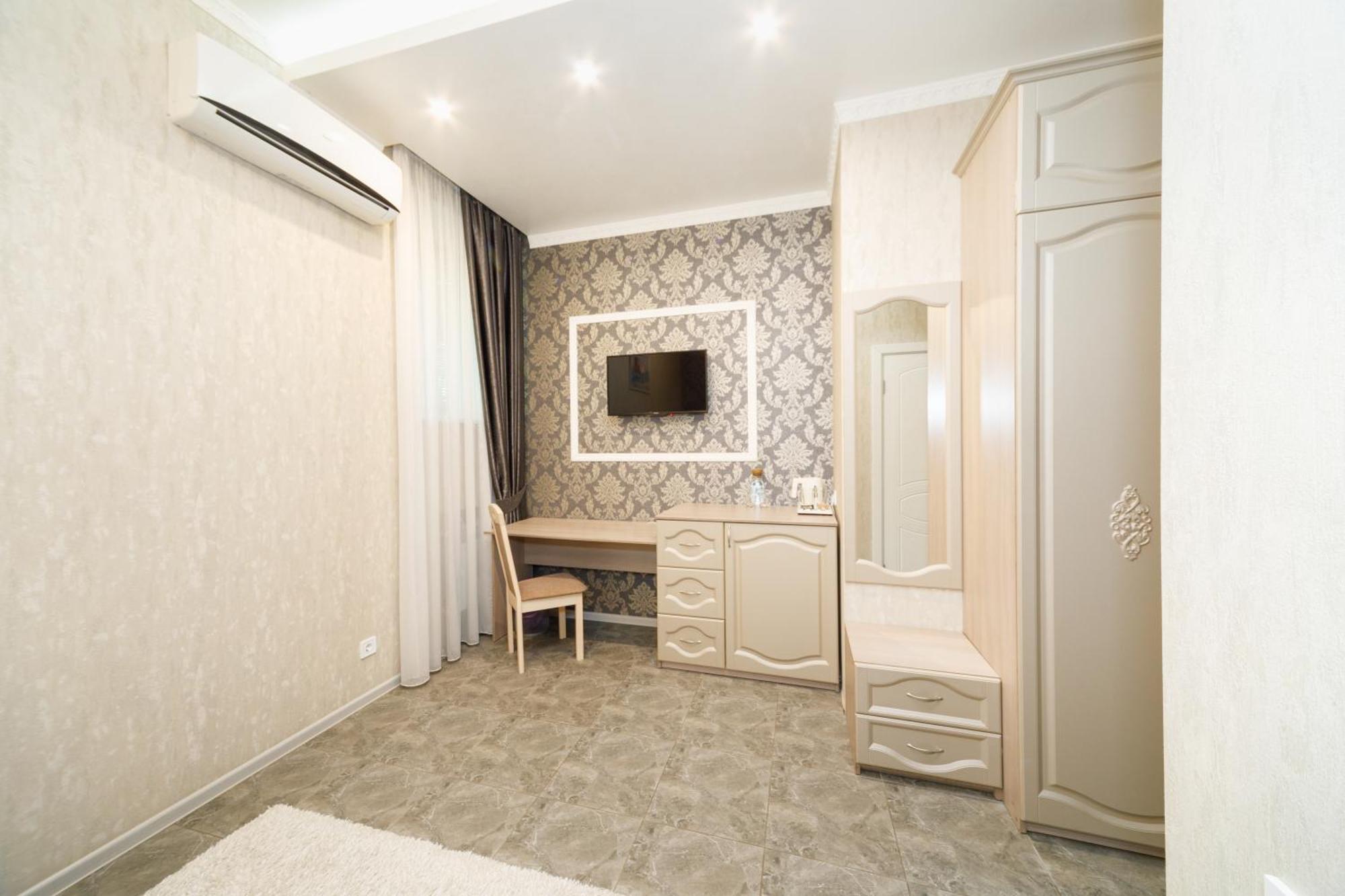 L.O.Y Family Hotel Dnipro Luaran gambar